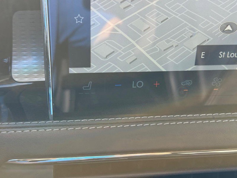 Used 2023 Lincoln Corsair Reserve w/ Towing Package image 24