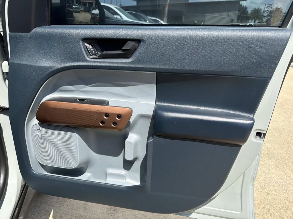 Used 2023 Ford Maverick Lariat FWD image 17