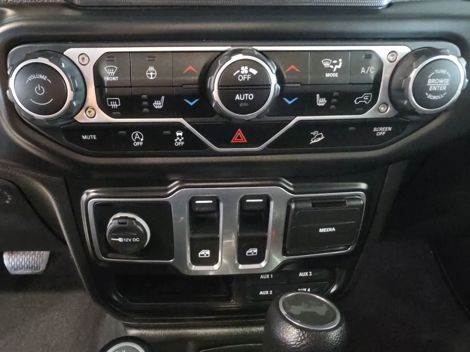 Used 2020 Jeep Wrangler Sport AWD/4WD image 23