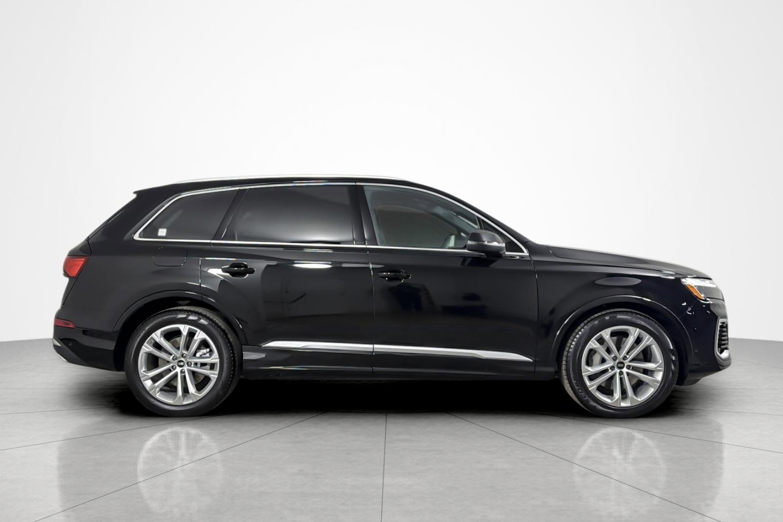 Used 2025 Audi Q7 3.0T Prestige w/ Prestige Package image 6