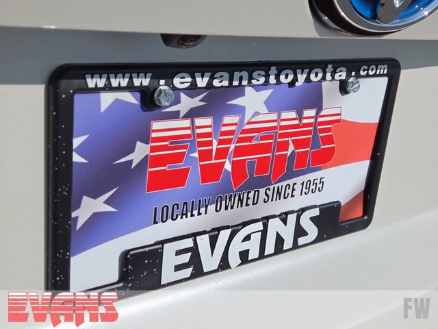 Used 2022 Toyota Venza LE AWD/4WD image 30