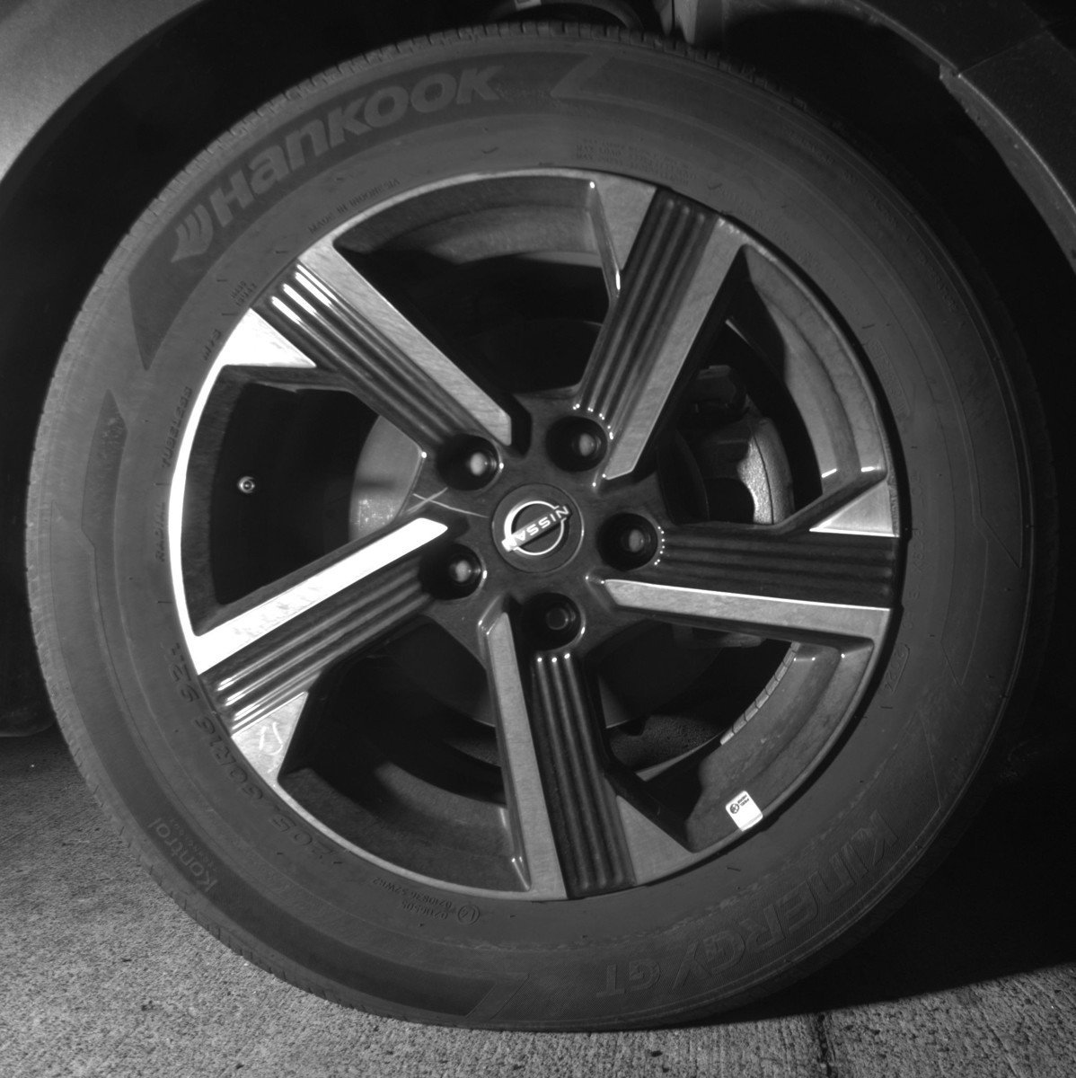 Used 2025 Nissan Sentra SV FWD image 13