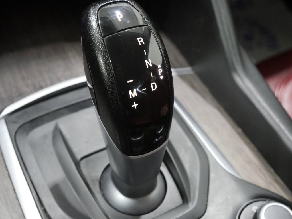 Used 2019 Alfa Romeo Giulia Ti AWD/4WD image 23