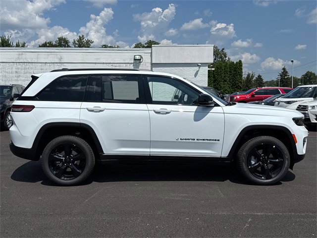 New 2025 Jeep Grand Cherokee Limited w/ Black Appearance Package image 7