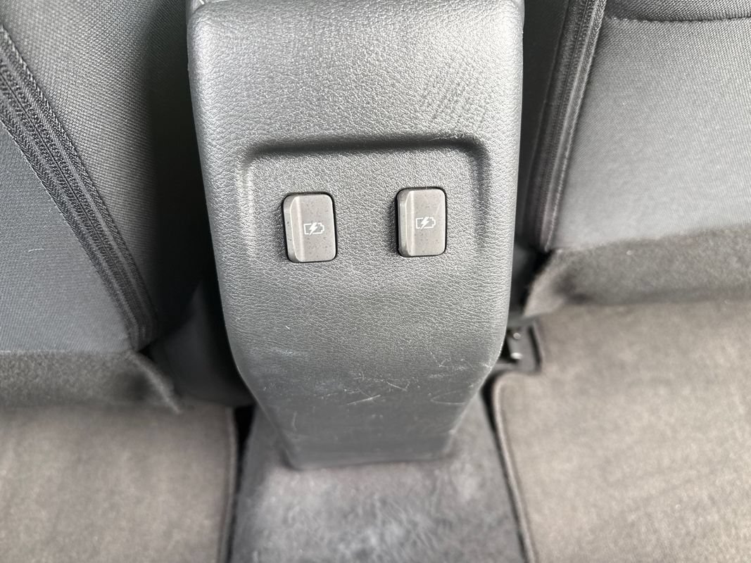 Used 2021 Nissan Kicks SV FWD image 18