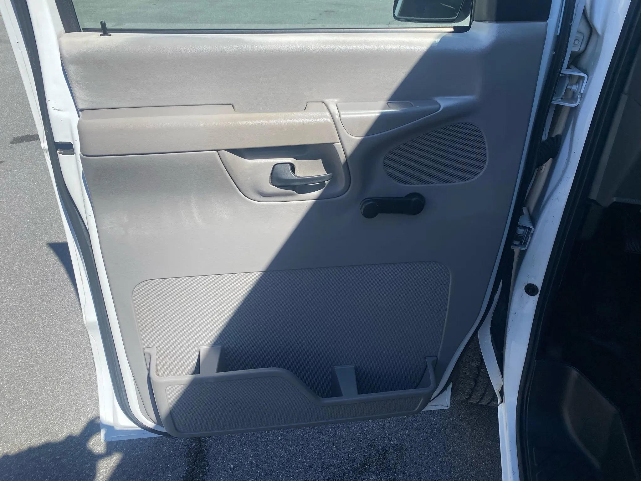 Used 2007 Ford E-250 and Econoline 250 RWD image 8