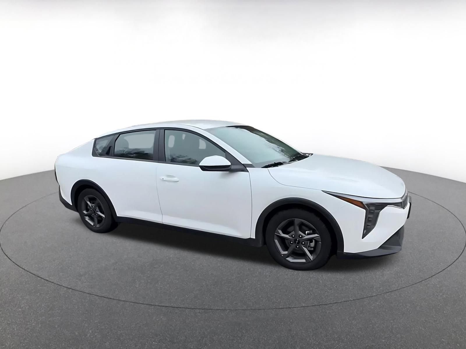 Used 2025 Kia K4 LXS FWD image 2