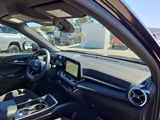 Used 2025 Chevrolet Equinox LT FWD image 29