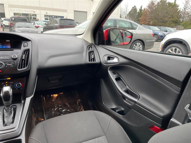 Used 2015 Ford Focus SE FWD image 10