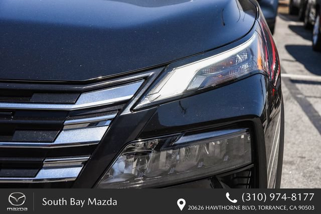 Used 2025 Nissan Rogue SV FWD image 4