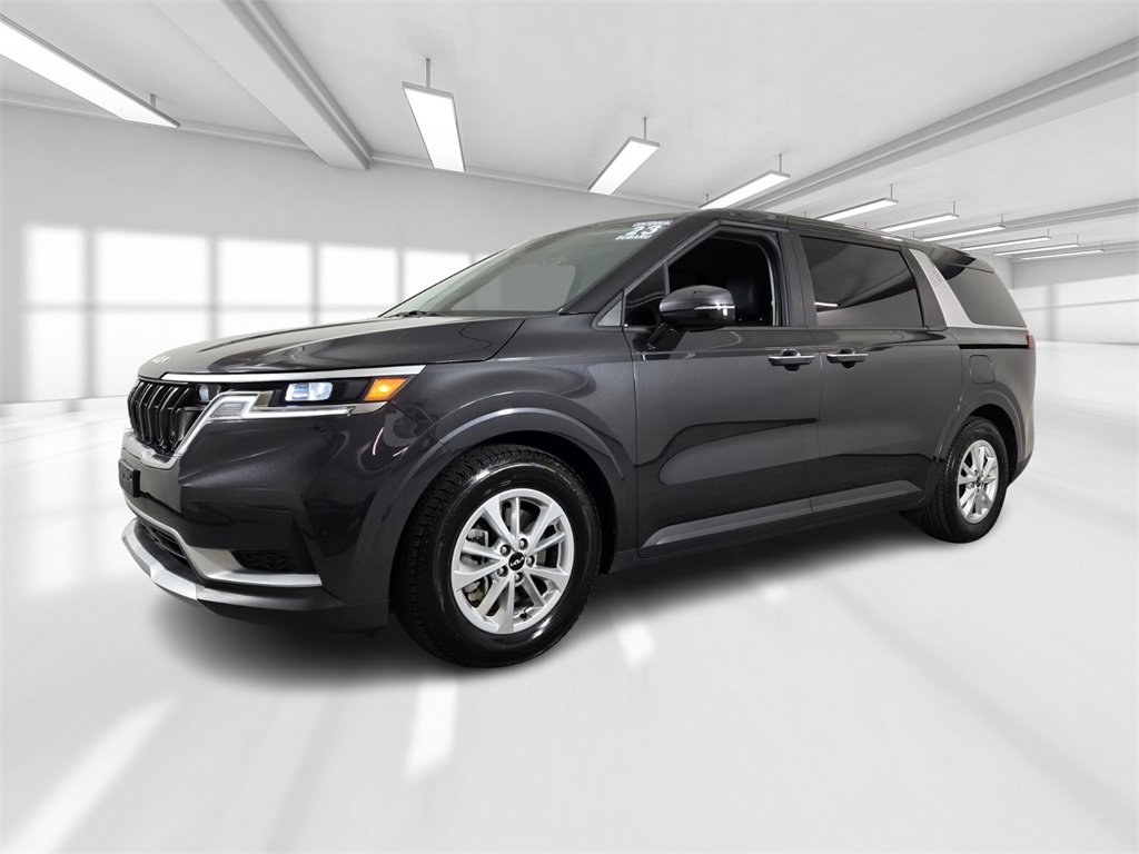 Used 2024 Kia Carnival LX image 2