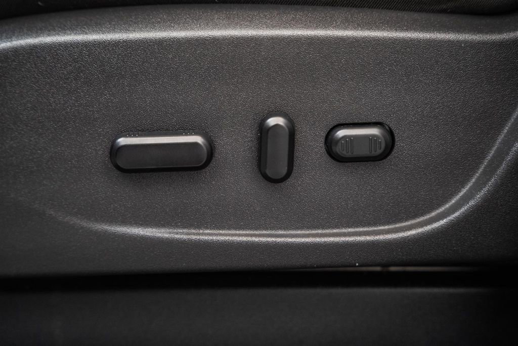 Used 2019 Ford Escape Titanium image 37