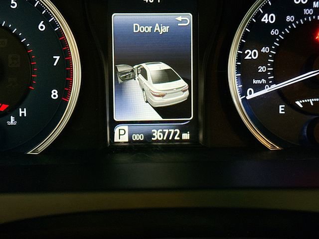 Used 2017 Toyota Camry XLE w/ Moonroof Package FWD image 13