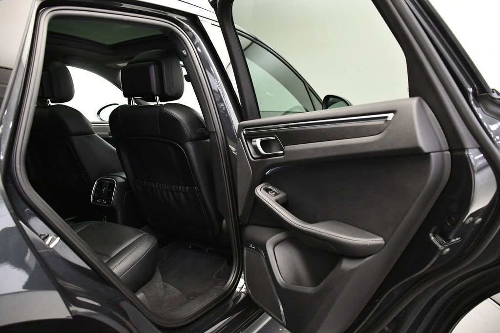 Certified 2024 Porsche Macan GTS image 55