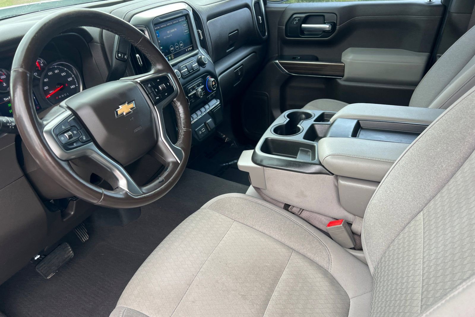 Used 2021 Chevrolet Silverado 1500 LT AWD/4WD image 10