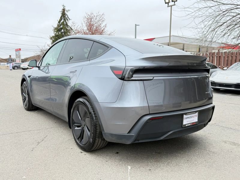 Used 2026 Tesla Model Y Long Range image 7