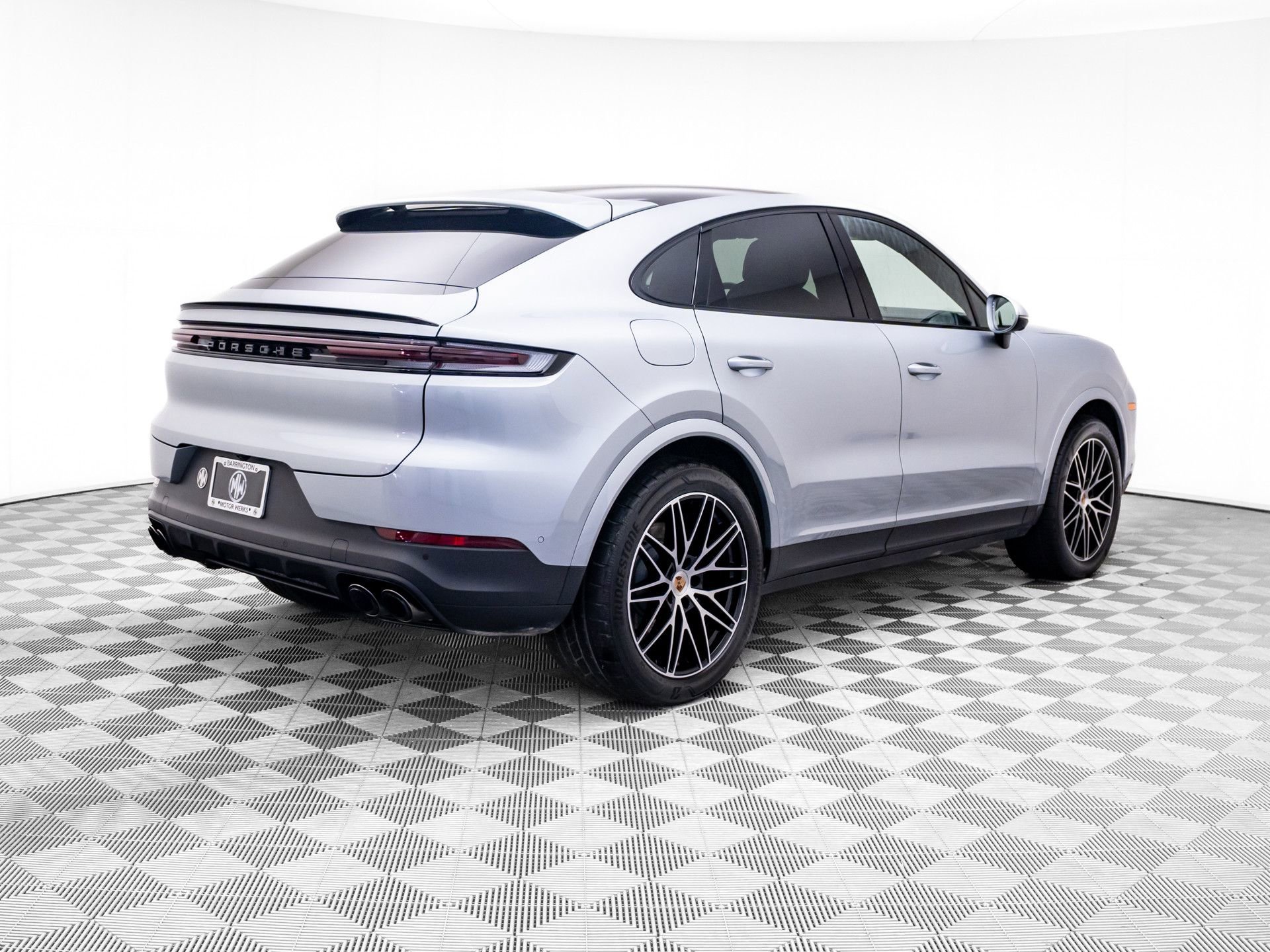 Certified 2025 Porsche Cayenne Coupe AWD/4WD image 8