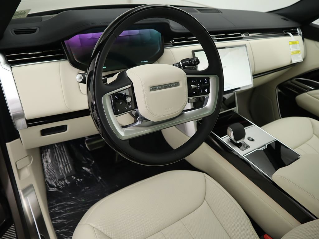 New 2025 Land Rover Range Rover SE image 10
