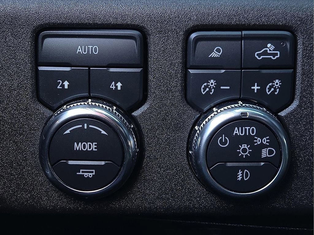 Used 2025 GMC Sierra 1500 SLT image 16