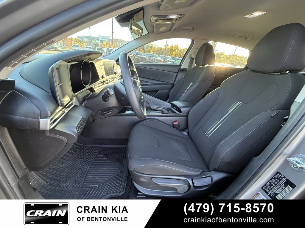 Used 2022 Hyundai Elantra SEL image 21