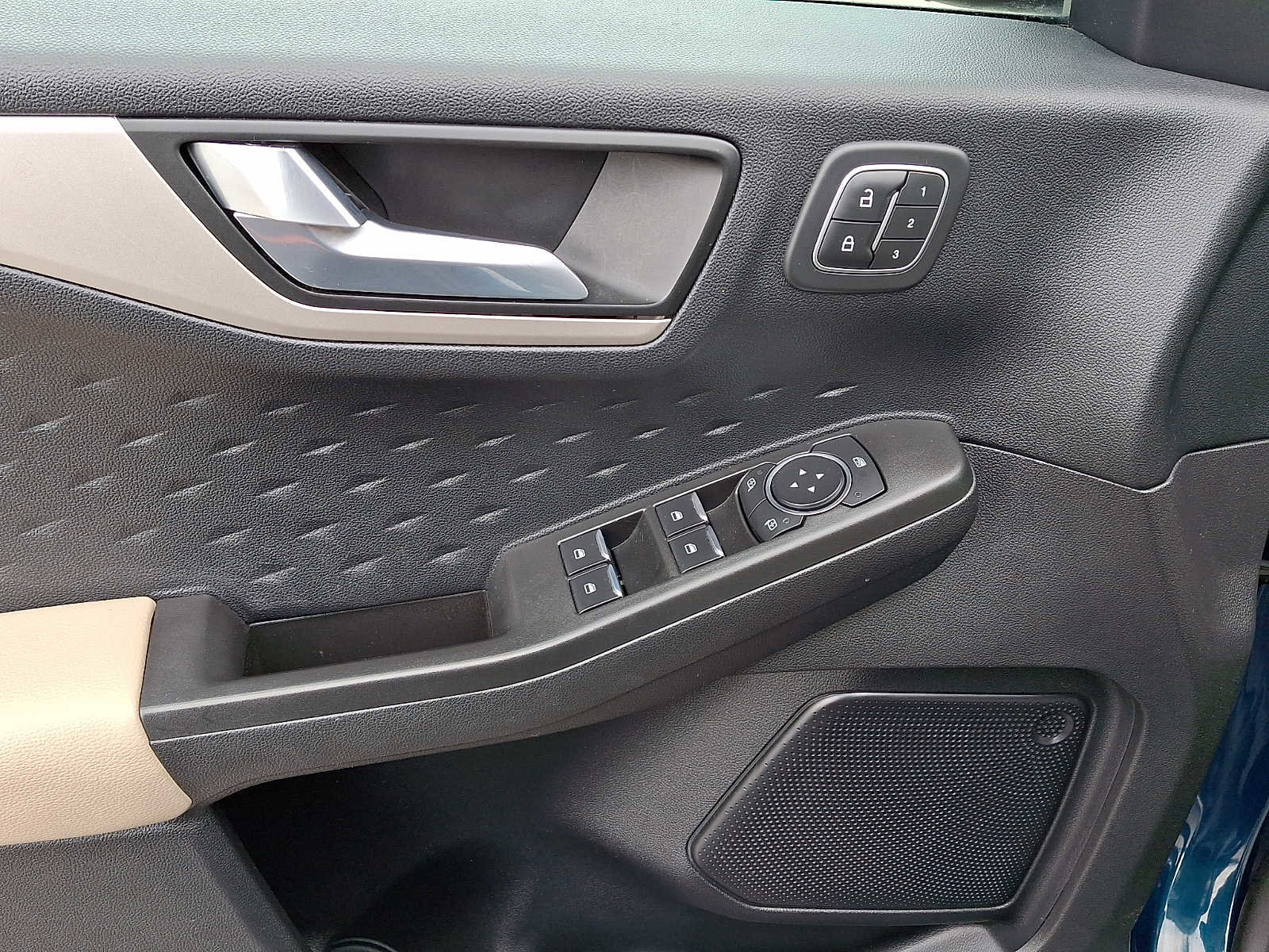 Used 2020 Ford Escape SEL AWD/4WD image 12