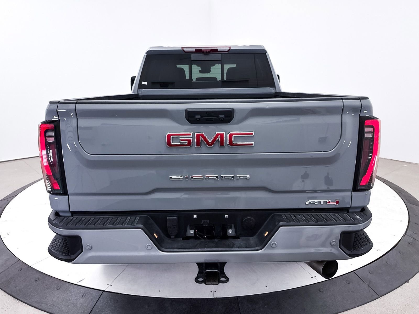 Used 2025 GMC Sierra 2500 AT4 w/ Technology Package image 18