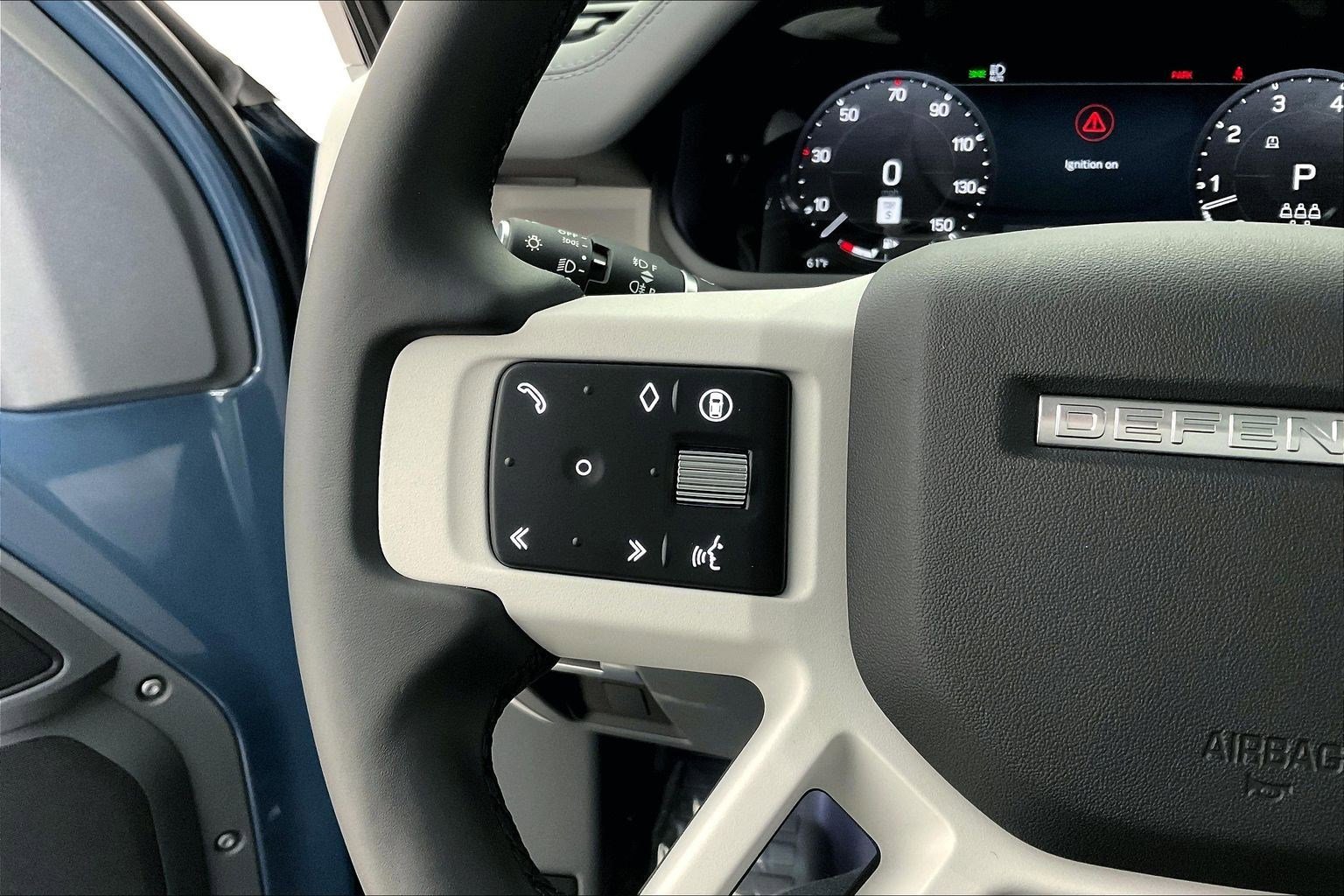 Used 2025 Land Rover Defender 110 X-Dynamic SE image 11