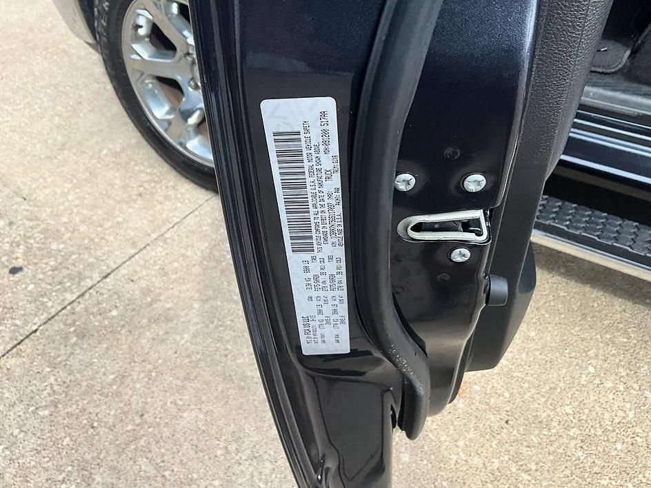 Used 2016 RAM 1500 Laramie w/ Convenience Group AWD/4WD image 41