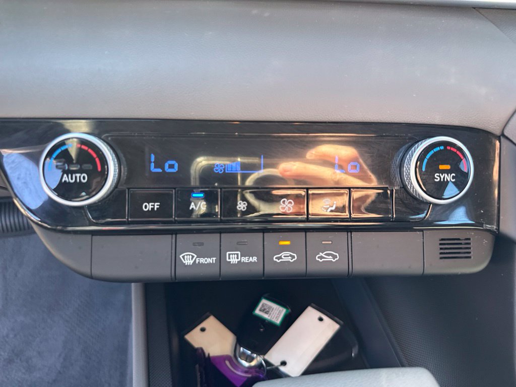 Used 2023 Hyundai Elantra SEL FWD image 21
