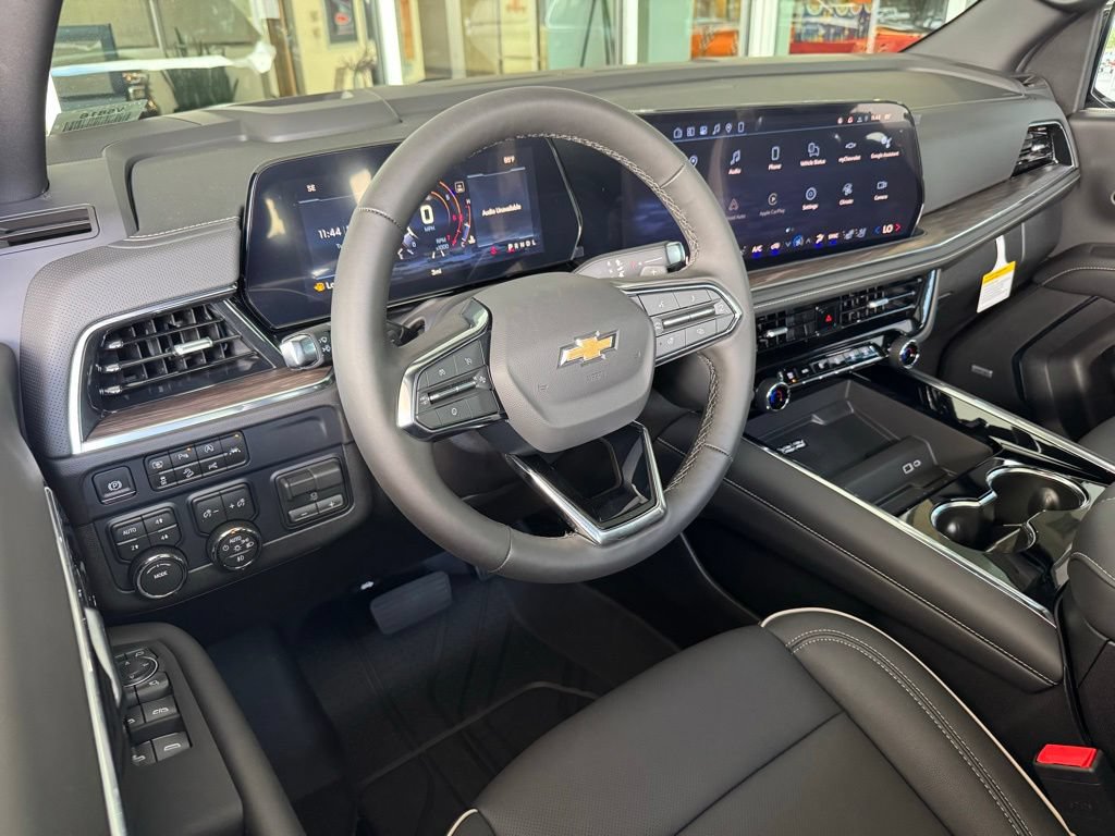New 2026 Chevrolet Suburban Premier w/ Sun And Tow Package AWD/4WD image 3