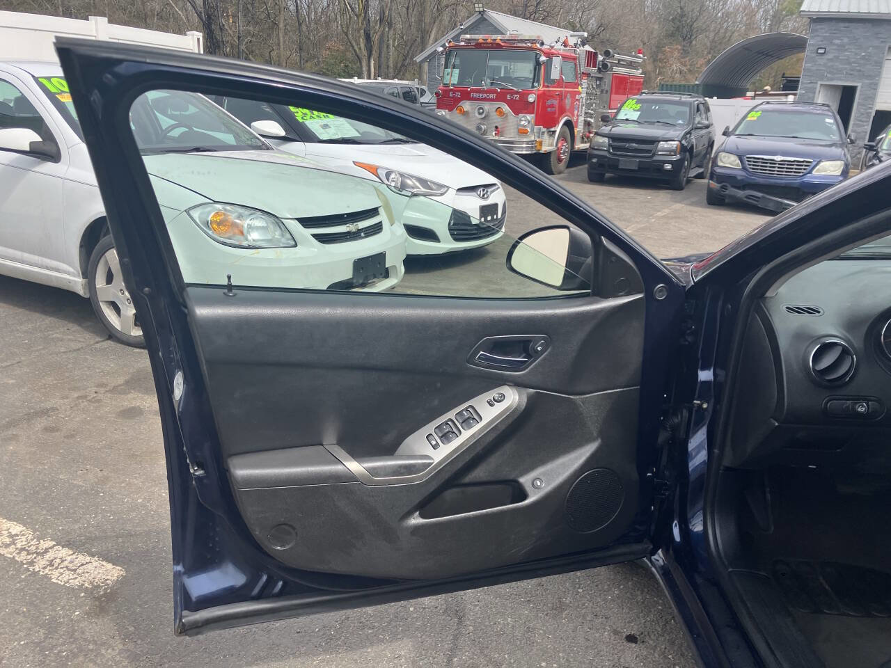 Used 2009 Pontiac G6 Sedan w/ Sun And Sound Package image 20