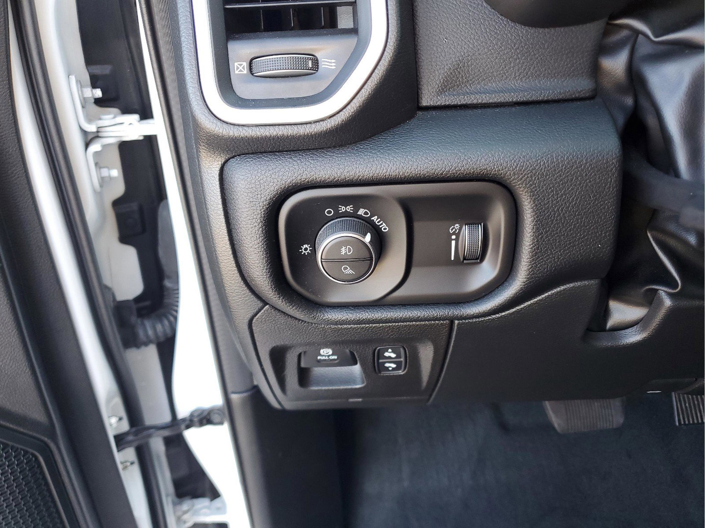 Certified 2022 RAM 1500 Big Horn image 28