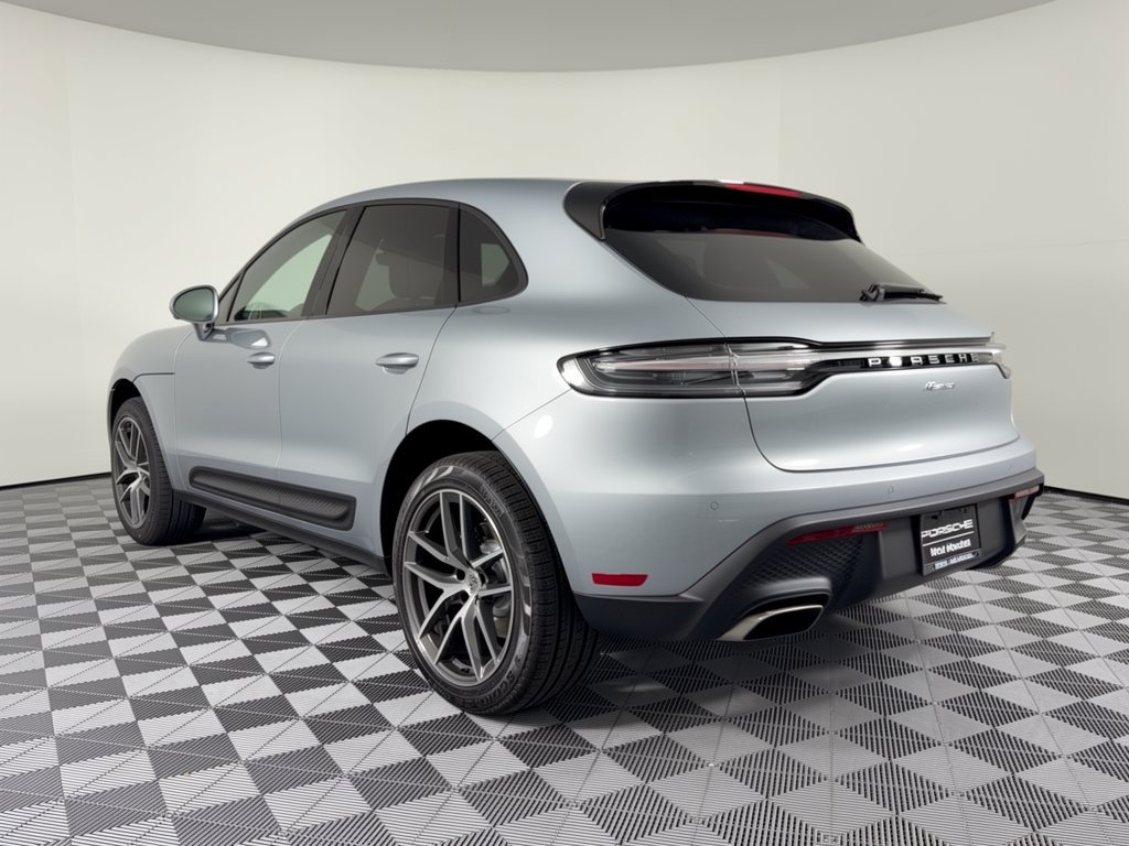 New 2026 Porsche Macan AWD/4WD image 3