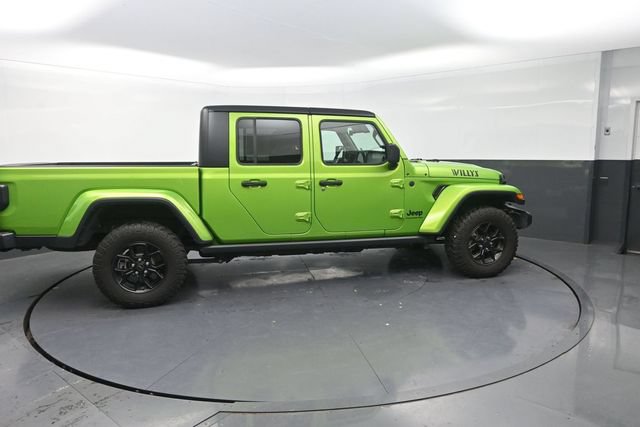 Used 2025 Jeep Gladiator Sport AWD/4WD image 11