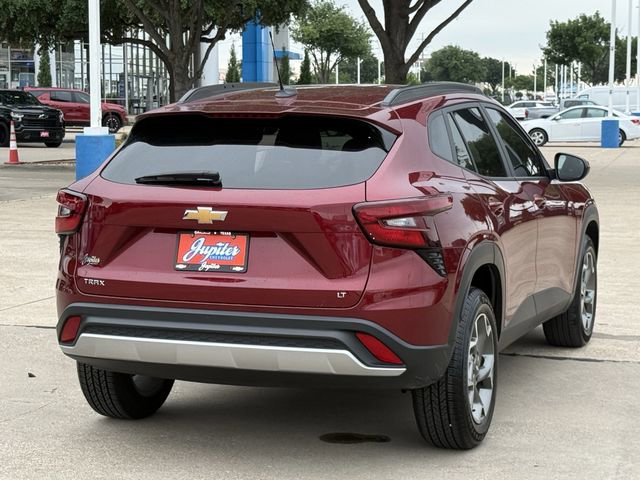 Used 2025 Chevrolet Trax LT w/ LT Convenience Package FWD image 4