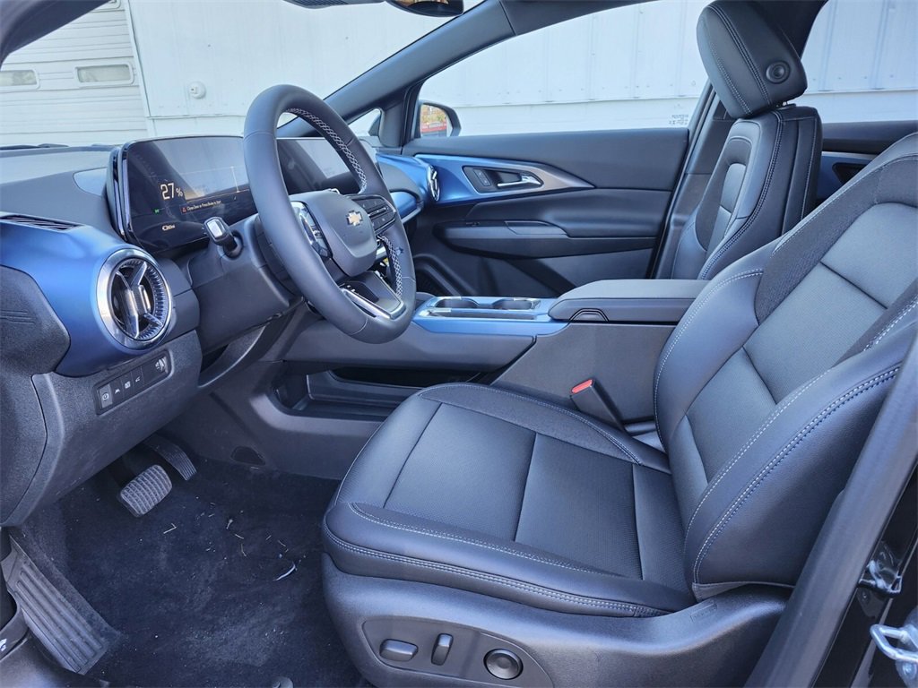 New 2026 Chevrolet Equinox EV LT image 18