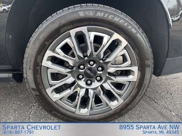 Used 2023 GMC Yukon XL Denali Ultimate image 10