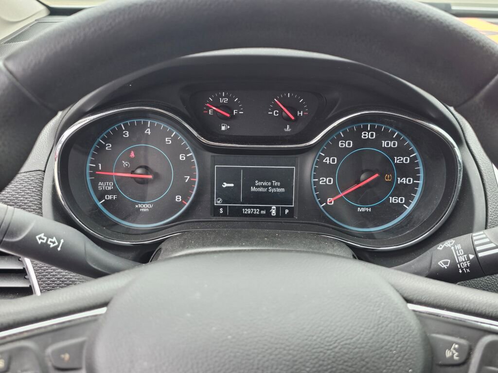 Used 2017 Chevrolet Cruze LT w/ Convenience Package image 30