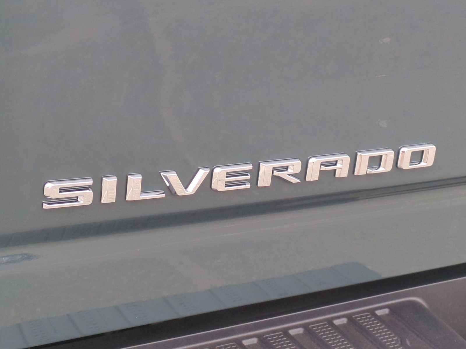 New 2026 Chevrolet Silverado 2500 LTZ w/ LTZ Convenience Package AWD/4WD image 9