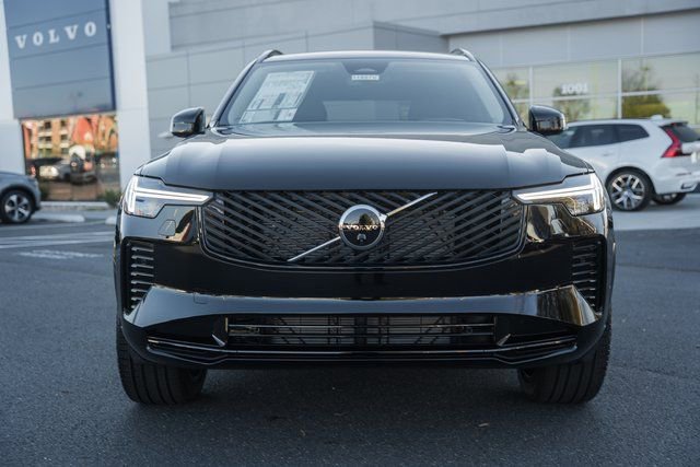 New 2026 Volvo XC90 B6 Ultra w/ Protection Package image 2