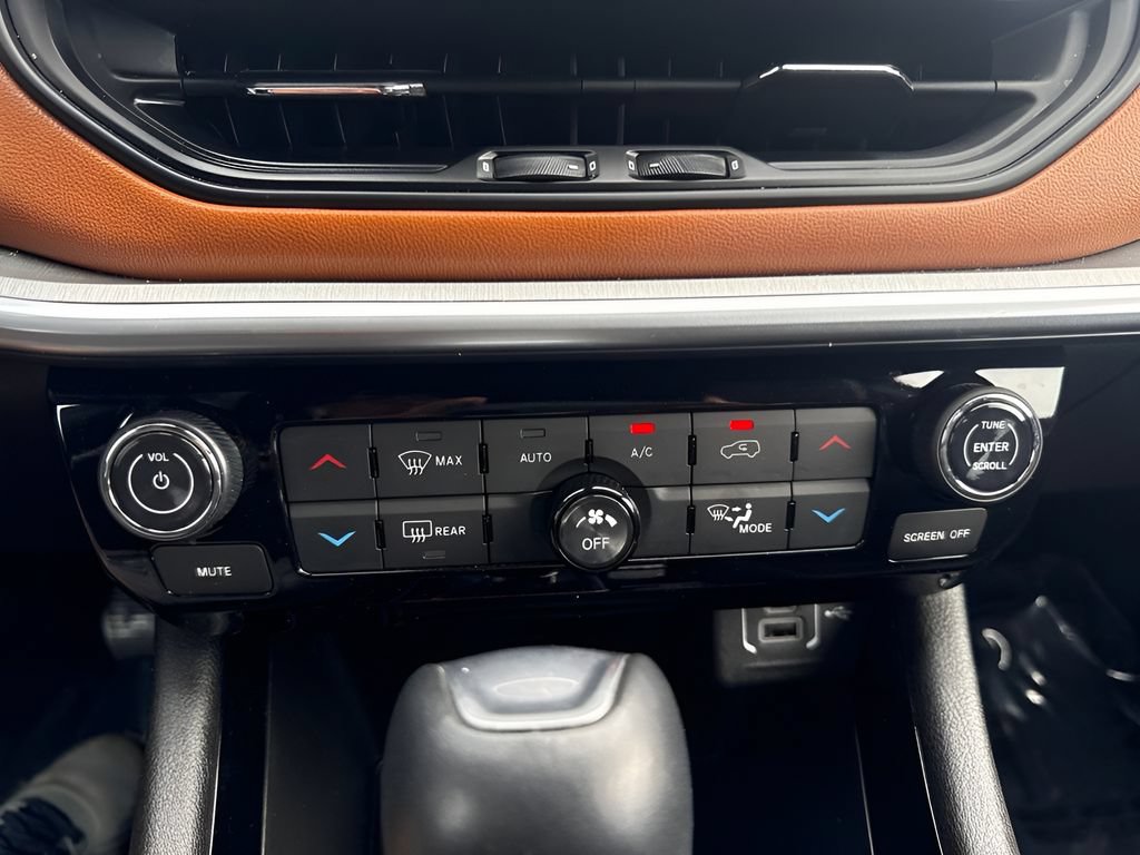 Used 2025 Jeep Compass Limited AWD/4WD image 10