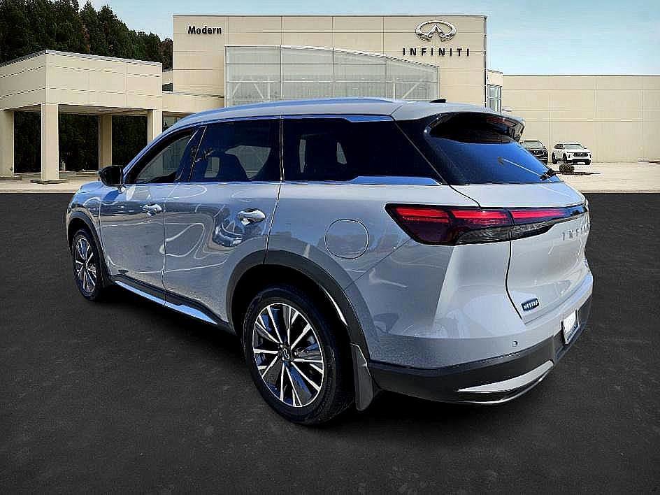 New 2026 INFINITI QX60 Luxe w/ Family Package image 5