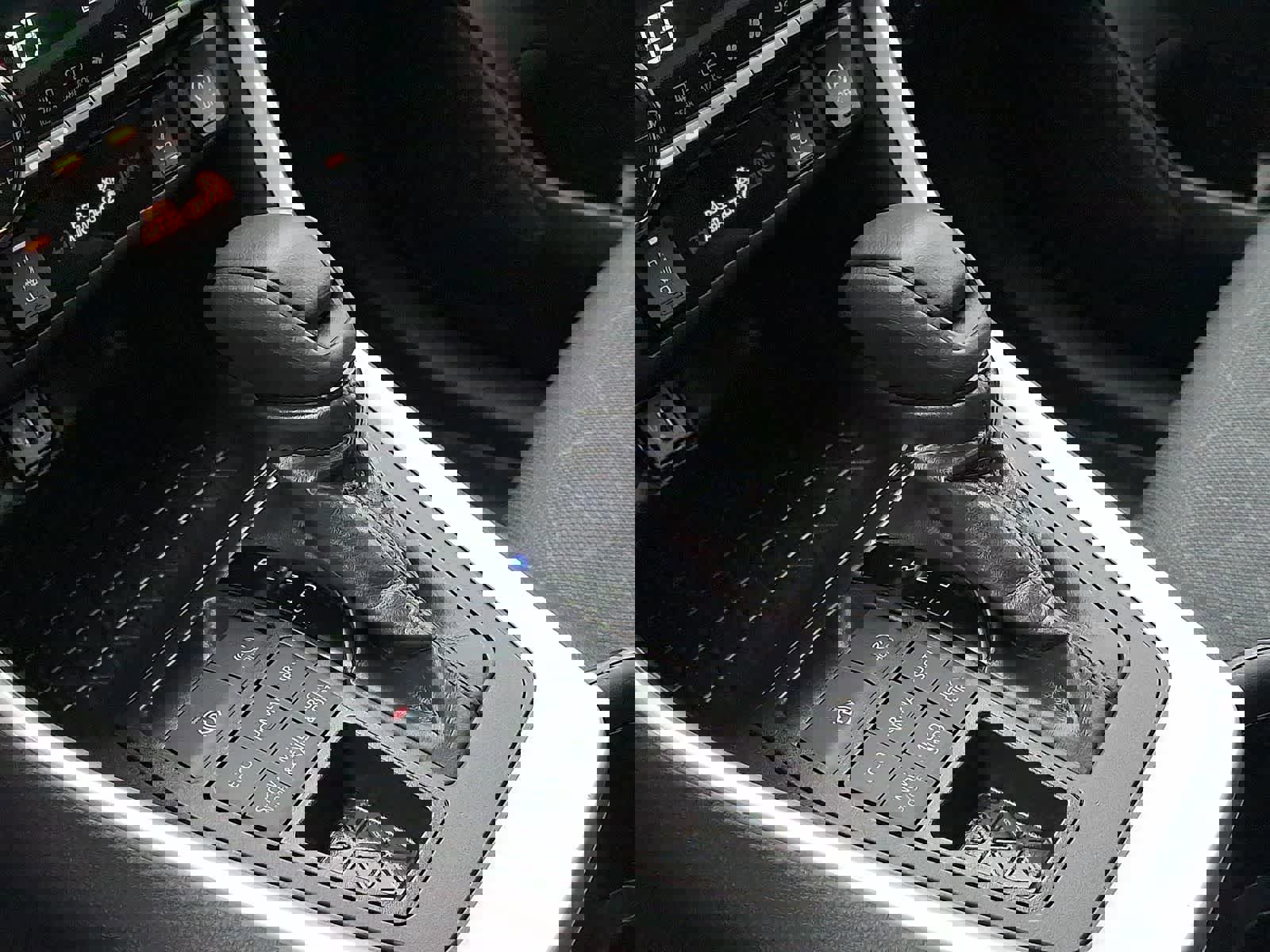 Certified 2025 Toyota RAV4 XLE w/ Convenience Package image 17