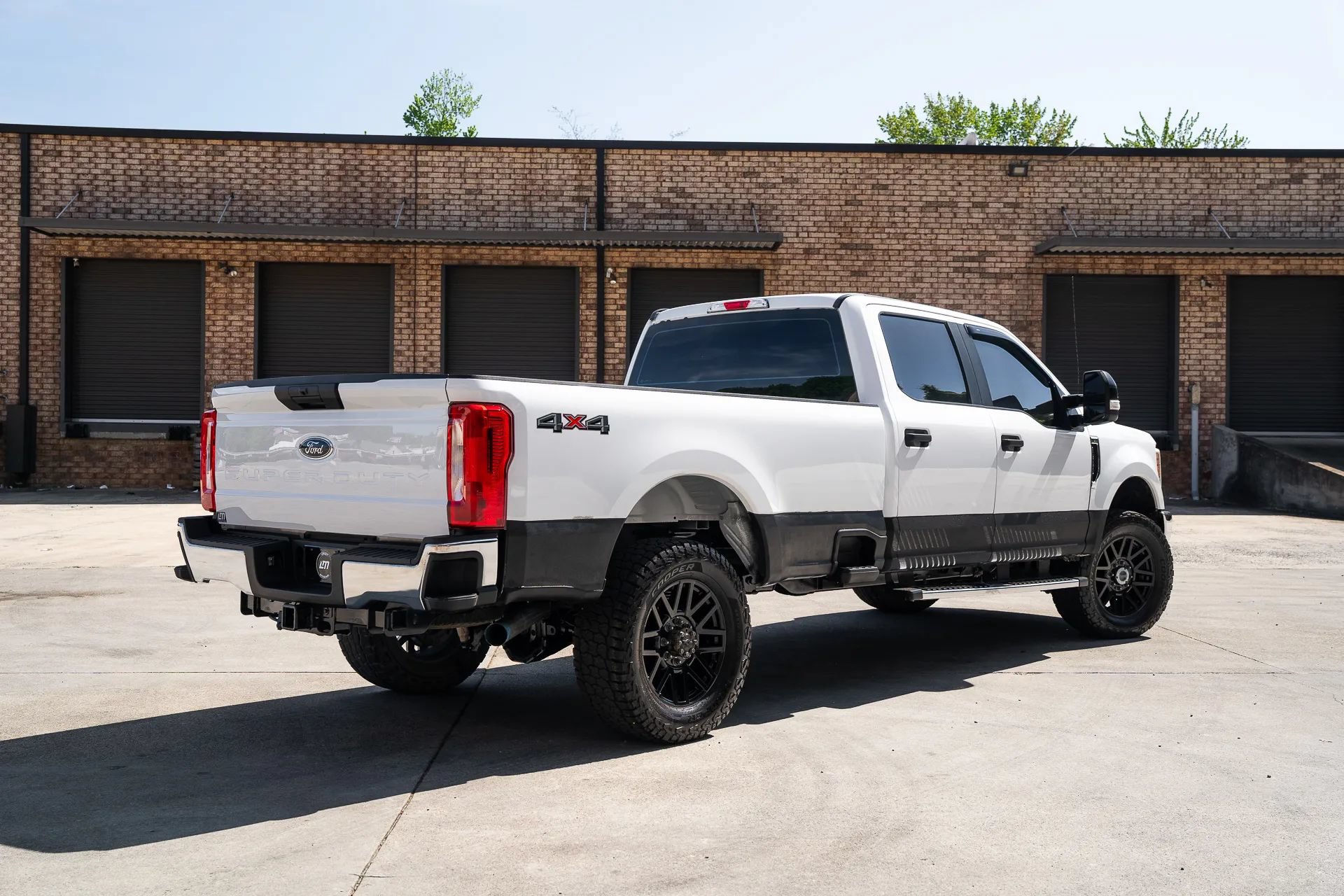 Used 2017 Ford F350 XL w/ Power Equipment Group AWD/4WD image 2