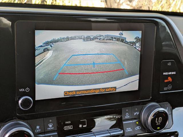 Certified 2024 Toyota Highlander XLE image 19