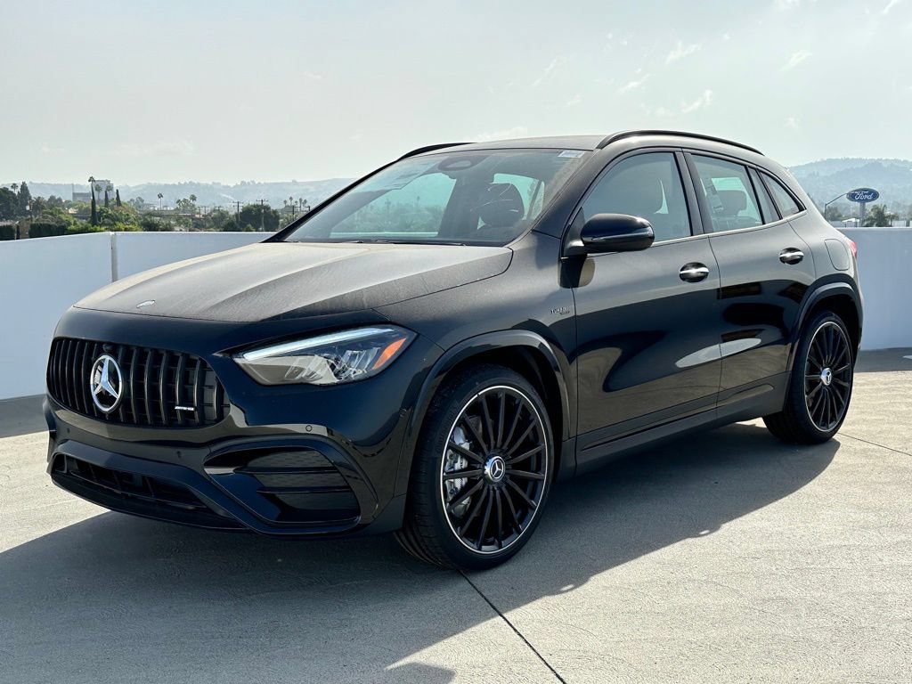 New 2025 Mercedes-Benz GLA 35 AMG 4MATIC image 7