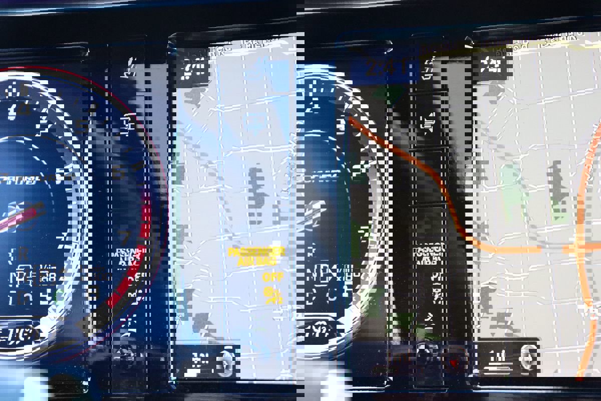 Used 2015 Mercedes-Benz S 63 AMG 4MATIC Sedan w/ Driver Assistance Package image 97