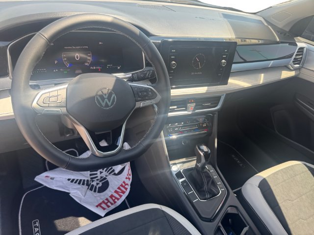 New 2026 Volkswagen Taos SE FWD image 10