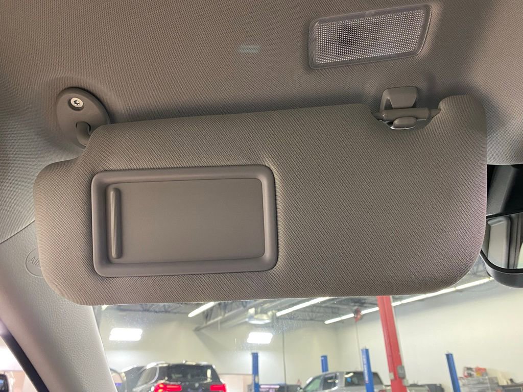 Used 2025 Toyota Camry LE w/ Convenience Package image 37