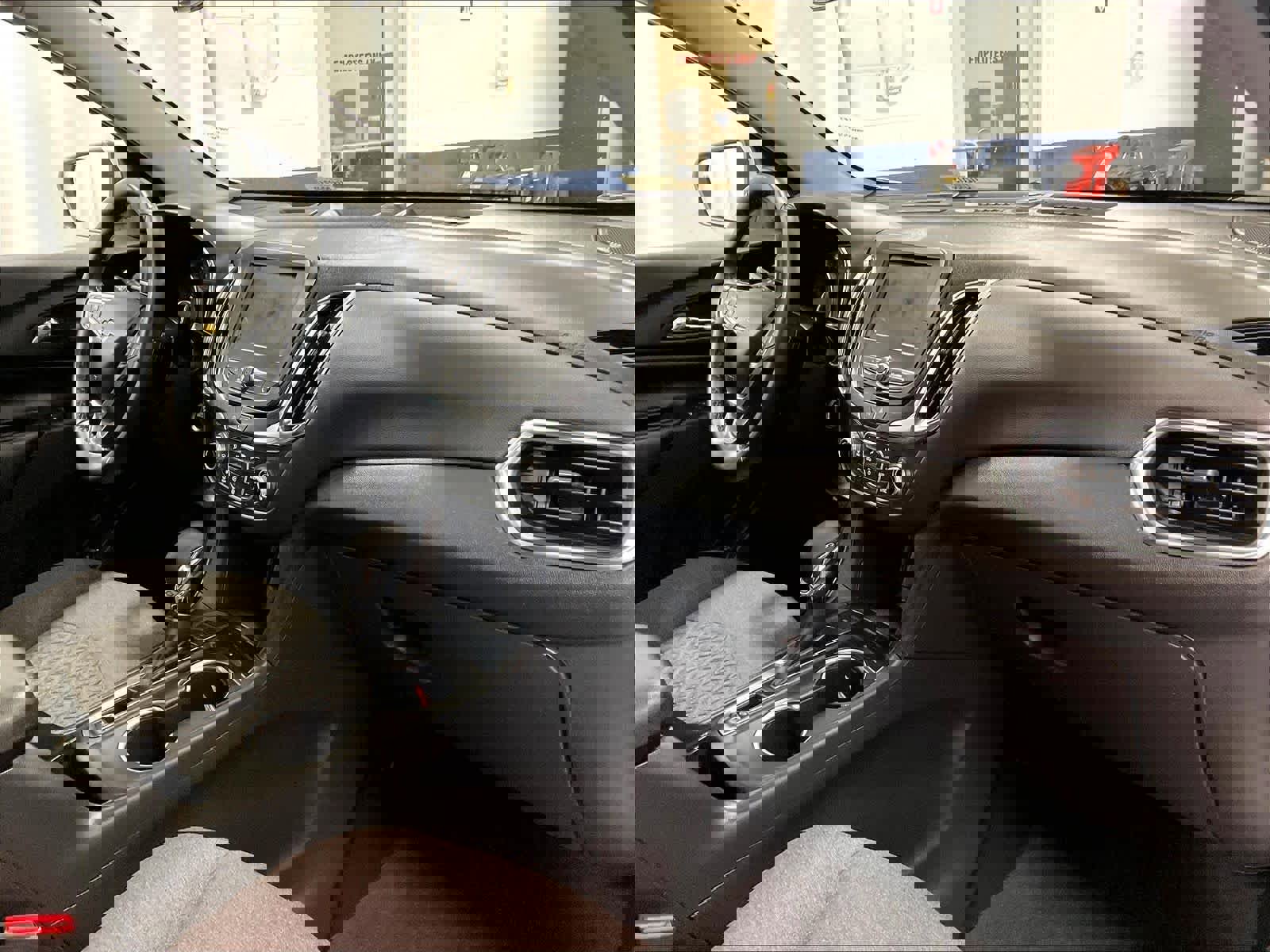 Used 2024 Chevrolet Equinox LT image 14